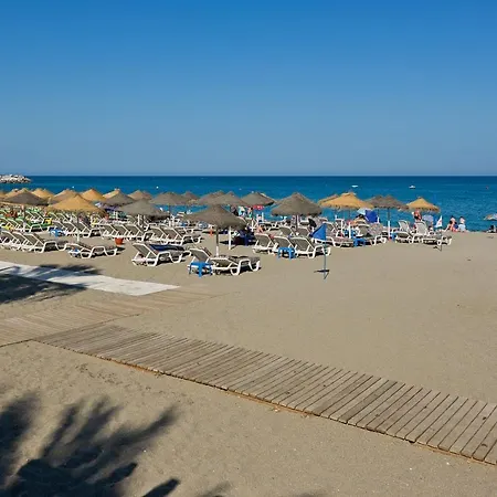 Relaxing Beach Apartment In Fuengirola Parking Exterior photo