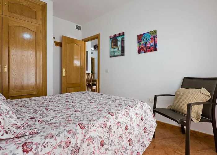 Relaxing Beach Apartment In Fuengirola Parking