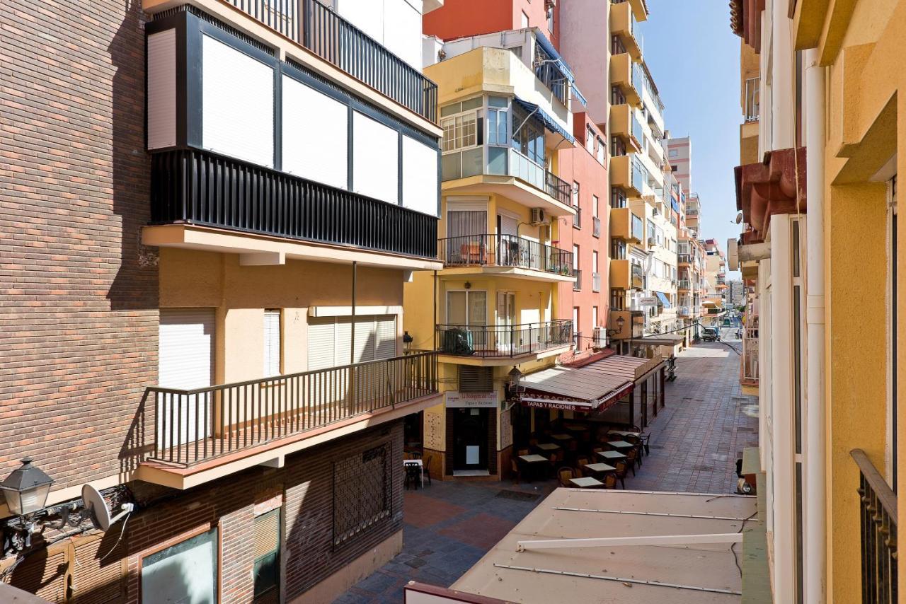 Apartment Relaxing In Parking